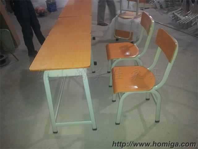 双人位钢木课桌椅，课桌椅定做， 广东课桌椅工厂制造
