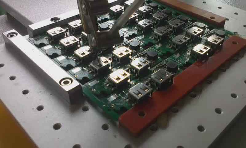 USB座自动焊锡机（焊锡机器人）