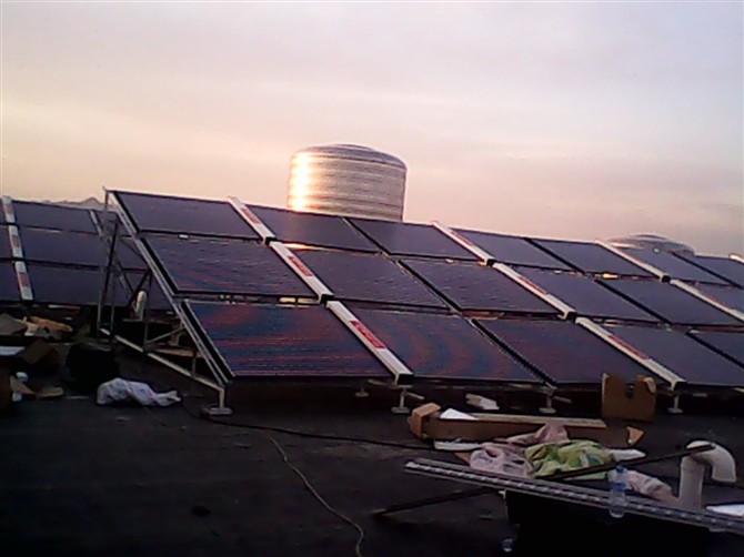 供应太阳能中央热水工程||供应太阳能||太阳能厂家
