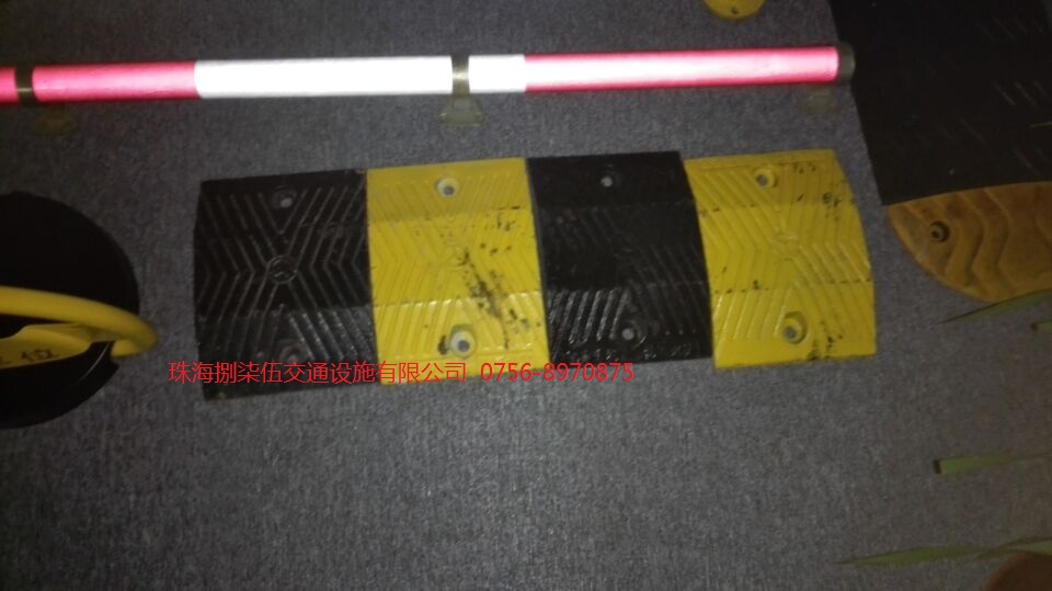 xz珠海划线施工安装团队减速带标志牌护栏广角镜停车场道闸系统