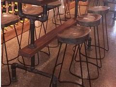 泉州哪里有供应口碑好的铁艺酒吧吧桌——铁艺酒吧吧桌代理加盟