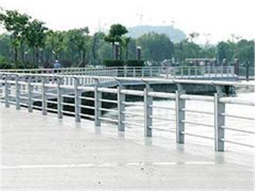 酒泉河道护栏 高质量的河道护栏兰州恒欣伟业锌钢护栏厂供应