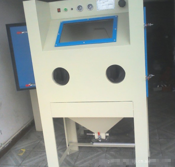 杭州五金工件除锈用KH-9060A手动喷砂机 箱式手动喷砂机