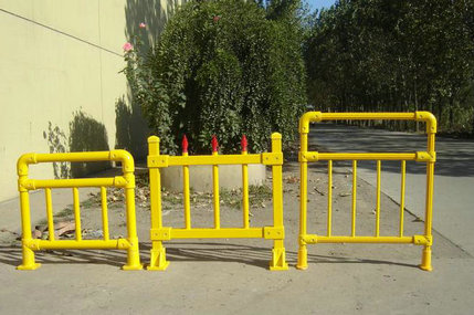 呼伦贝尔-巴彦淖尔大量销售玻璃钢护栏/玻璃钢护栏高度厂家？
