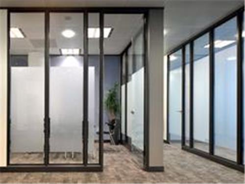 玻璃隔断公司推荐：西安玻璃隔墙效果