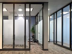 有品质的玻璃隔断推荐|西安办公室玻璃隔墙安装