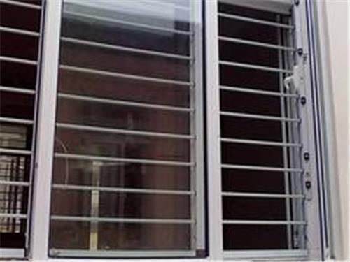 xxx高的防盗防护纱窗火热供应中|耐用的防盗防护纱窗