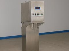 中国液体灌装机|辽宁使用方便的防护型半自动液体灌装机