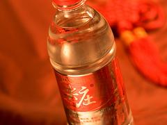 许昌PET尖庄酒 哪儿有火热畅销的五粮液-PET尖庄酒批发市场