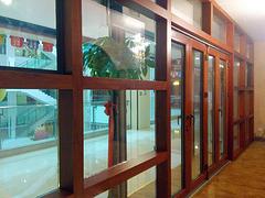 在哪里能买到畅销的烟台铝包木门窗：莱州高档铝包木门窗哪家便宜
