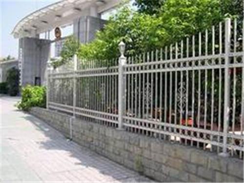 [供应]兰州优惠的护栏|新疆铁艺花池围栏