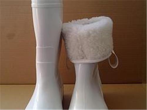 白色PVC牛筋底加棉雨靴厂商出售，具有口碑的白色PVC牛筋底加棉雨靴购买技巧