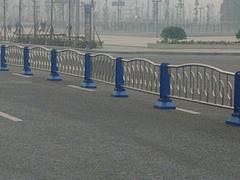 重庆哪里有供应防撞护栏：防撞护栏低价批发