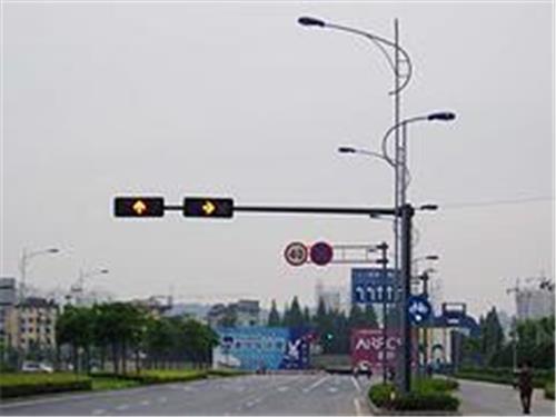 交通警示灯施工 火热供销浙江xxx高的红绿灯