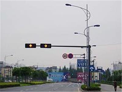 杭州路兴交通设施提供有品质的红绿灯，是您上好的选择  ——城市交通警示灯施工