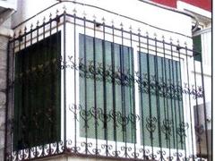 低价铁艺护窗：大量出售北京市新品铁艺护窗