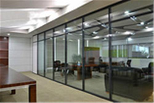 江苏优质的单层玻璃隔断批销，办公室单层玻璃隔断供应