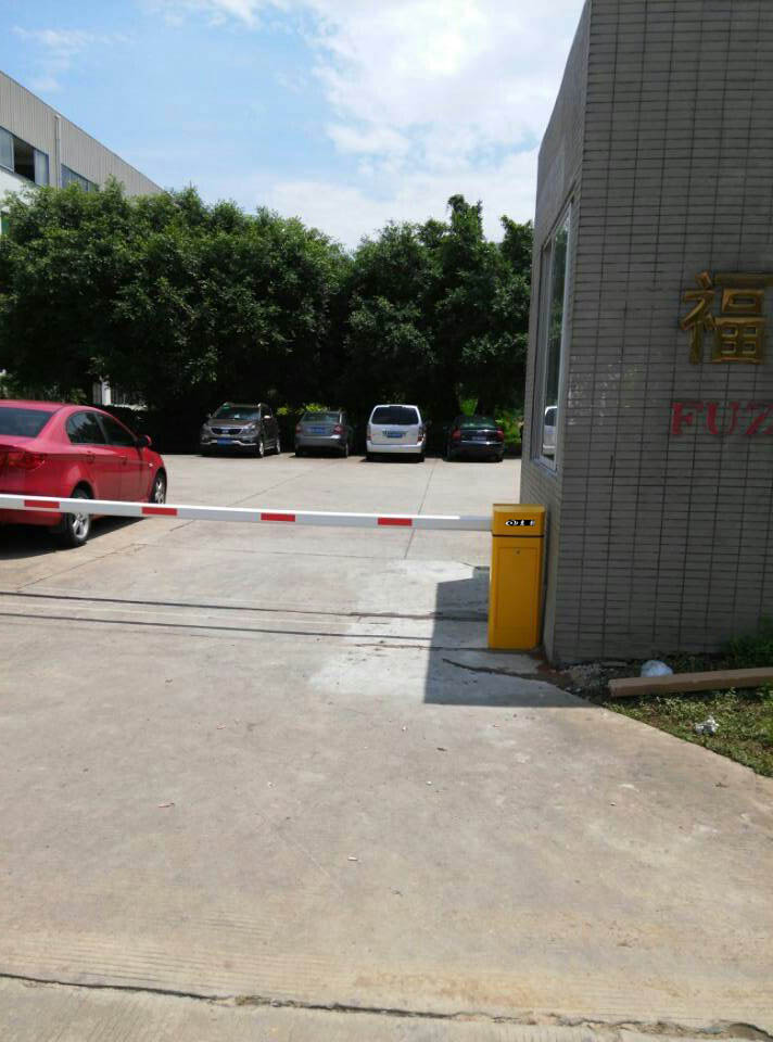 道闸供货厂家_福建哪里可以买到爆款道闸