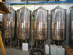 厂家批发大型酿酒设备 南阳高性价大型啤酒设备批售
