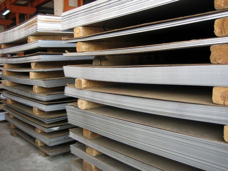 泉州地区专业生产{yx}的不锈钢平板，好的不锈钢拉丝板