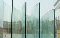 xjb{zg}的弯钢化玻璃，厂家火热供应：yz的弯钢化玻璃