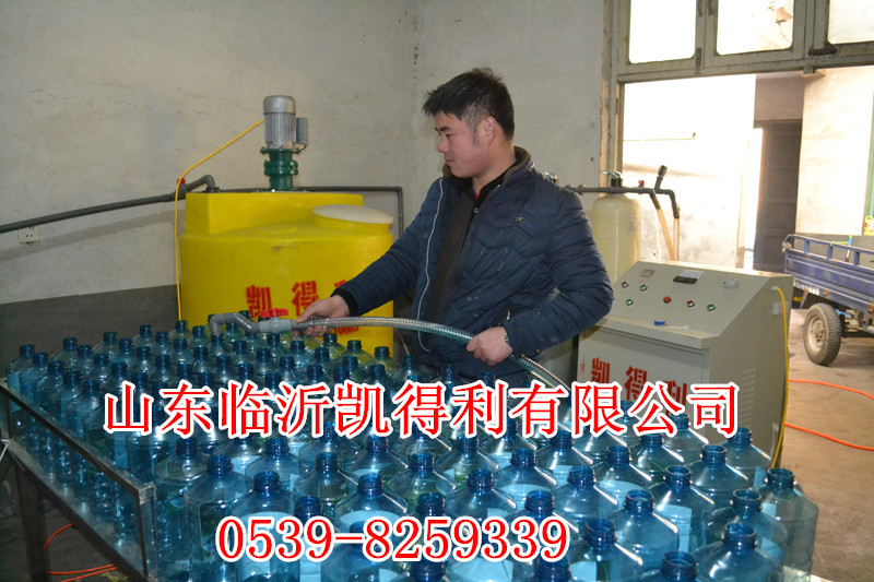 软化水标准的玻璃水生产设备价格