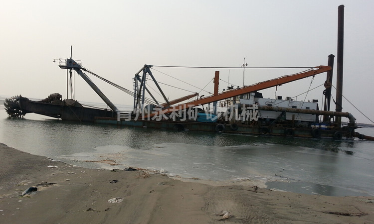 永利矿沙提供专业的河道清淤船|湖南清淤船