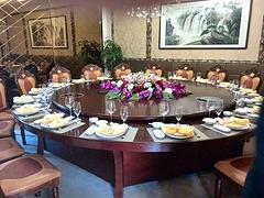 福州具有口碑的实木餐桌,认准顺意酒店家具：福建电动餐桌厂家