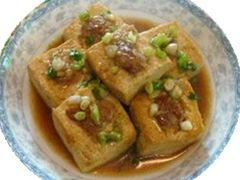 想要郑州臭豆腐小吃培训就到何师傅小吃培训：安阳特色臭豆腐做法