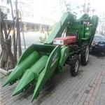 中国背负式玉米收割机：专业的连飞机械背负式玉米收获机报价