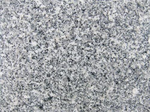 买新型花岗岩--芝麻白优选佳源石材经销部：优质的芝麻白