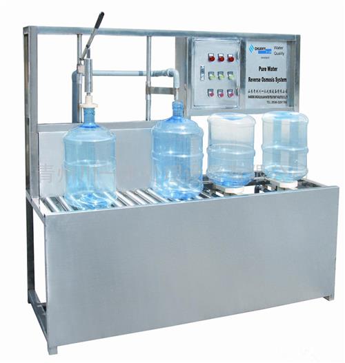 小瓶水灌装设备供应商 潍坊{zh0}的小瓶水灌装机出售