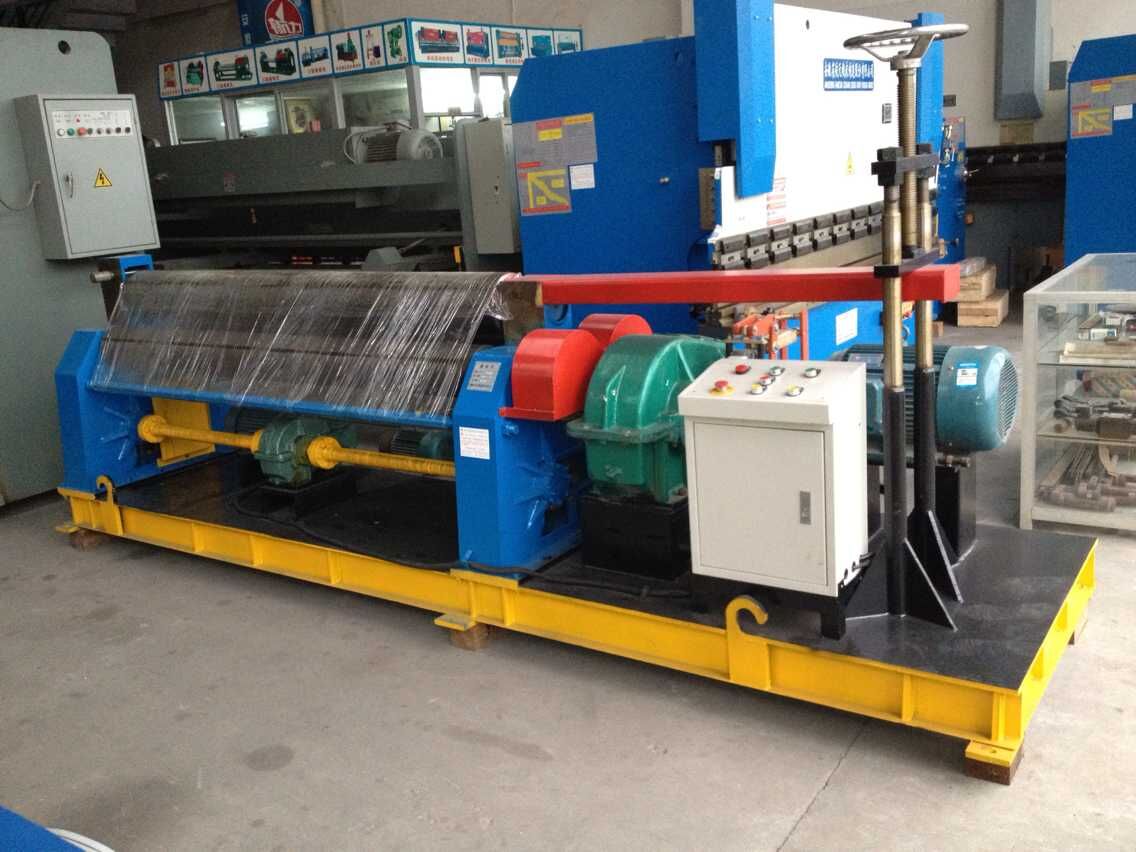 惠州三辊液压卷板机  东莞机械型卷板机  大型液压卷板机