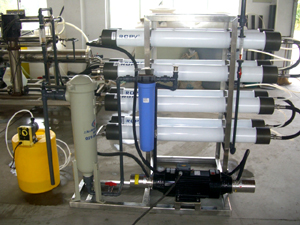 良乔海水淡化设备/陆用中型海水淡化设备/安装工程