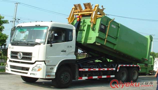 大型20吨东风钩臂式垃圾车