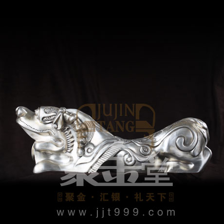 上海聚金堂贵金属定制纪念章实拍案例-纯银貔貅摆件