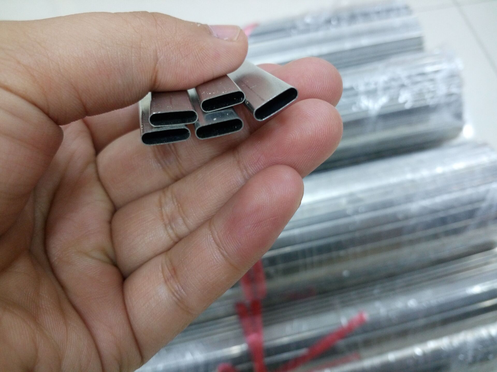 供应不锈钢拉深USB-C连接器、不锈钢椭圆形扁管 8.25*2.4*0.15mm